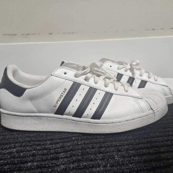Mens Size 14 Adidas Superstar - Picture 3 of 6